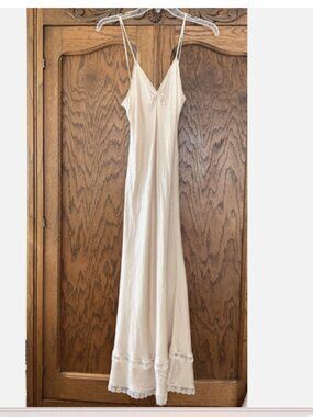 100% Silk Vintage Silk Creamy Champagne Pale Pink Nightgown Slip w/Lace Bottom